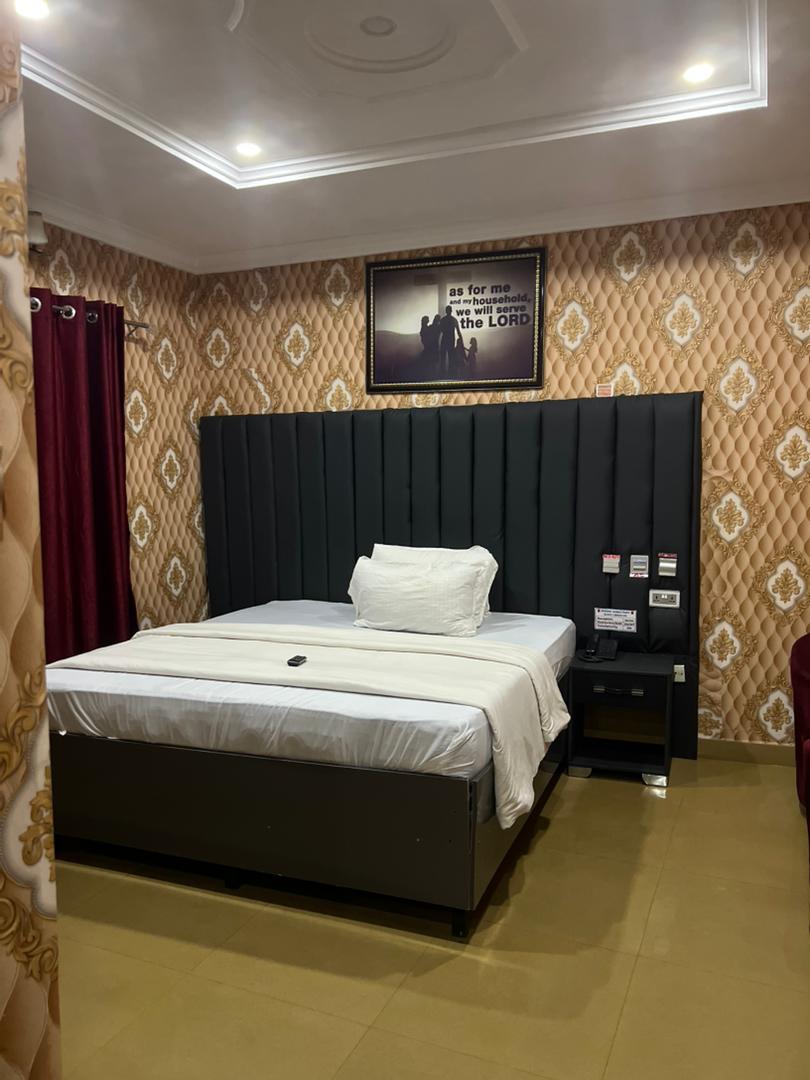 Luxury Room and Parlour